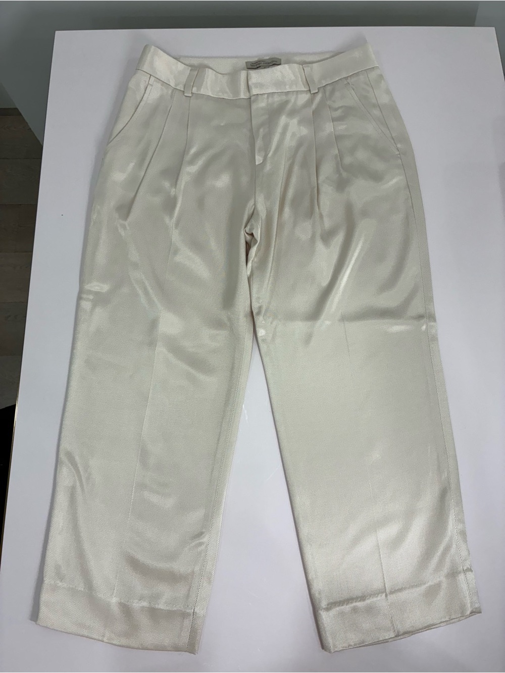 Banana Republic Cream Pleated Dress Pants